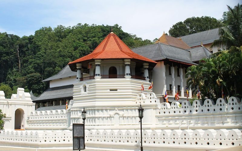 temple, kandy, travel, architecture, building, landmark, historic, architecture design, structure, tourism, design, kandy, kandy, kandy, kandy, kandy